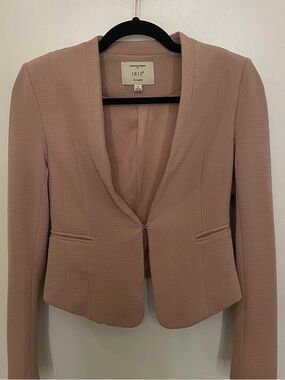Iris Women's Cream Textured Blazer